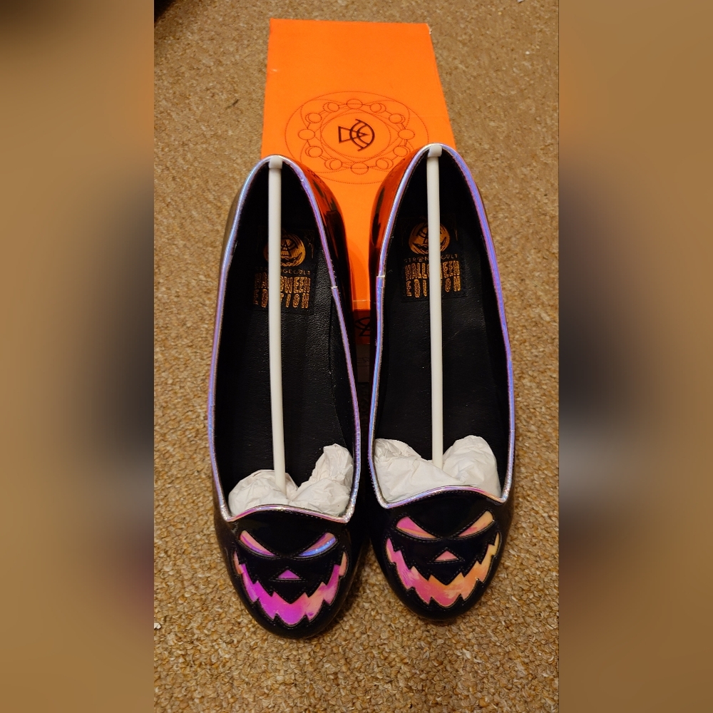Strangecvlt scary jack flats black holo atlantis size 10 NWT